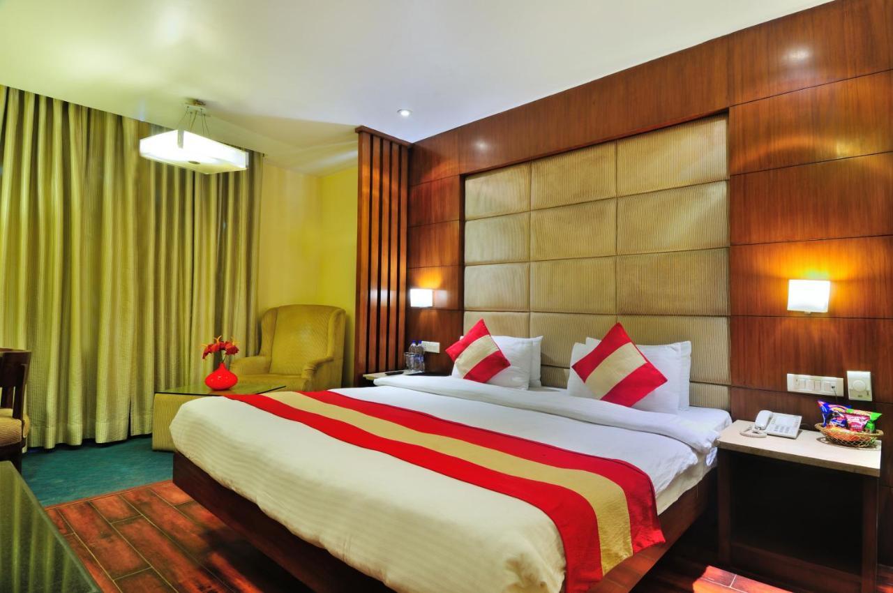 Hotel Aura - Railway Station 3*