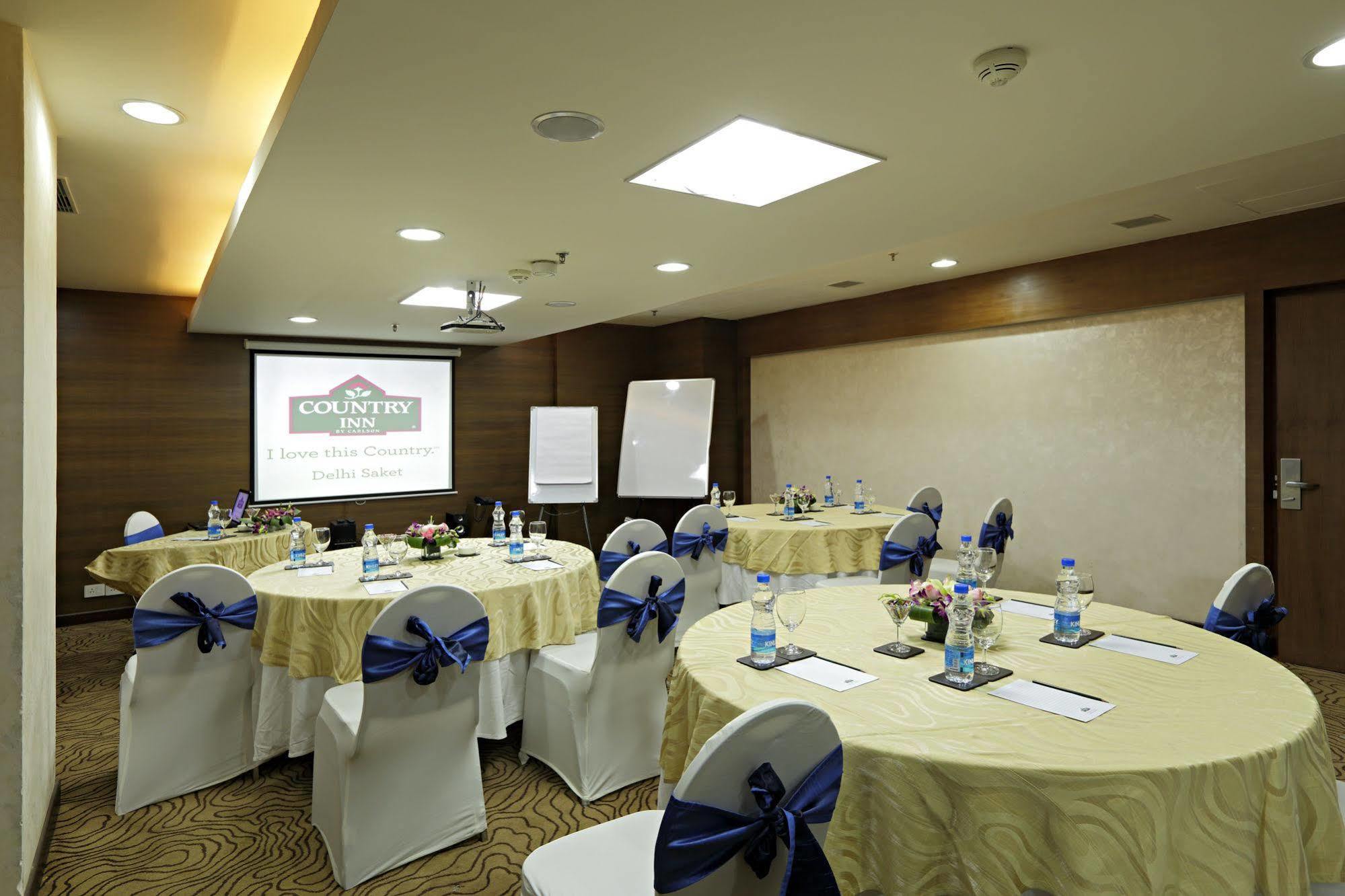 Hotel Zone Connect By The Park Saket New Delhi