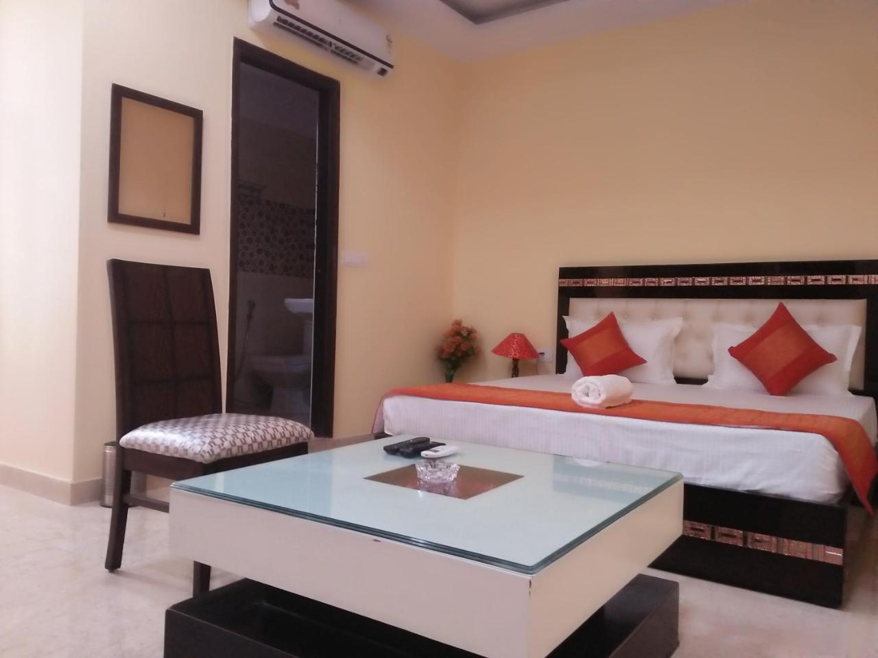 Hotel Ashoka Palace Near Igi Airport