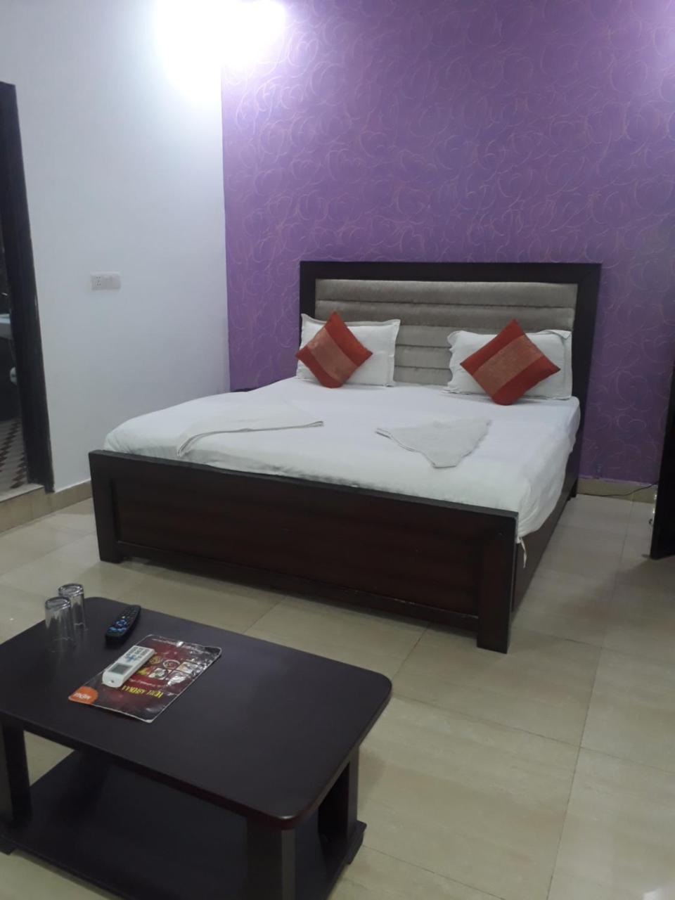 Ashoka Palace Near Igi Airport Hotel