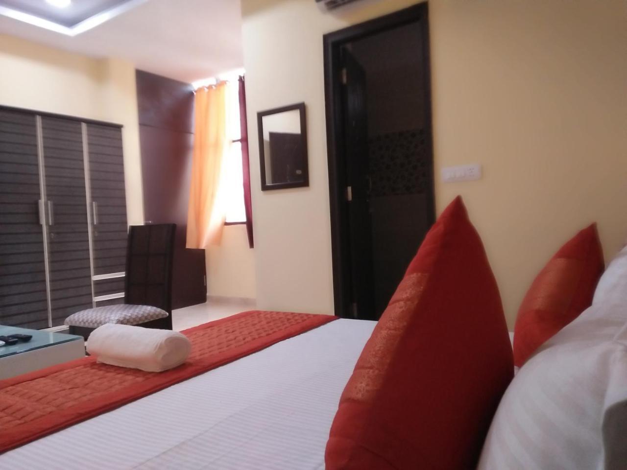 Ashoka Palace Near Igi Airport 4* New Delhi