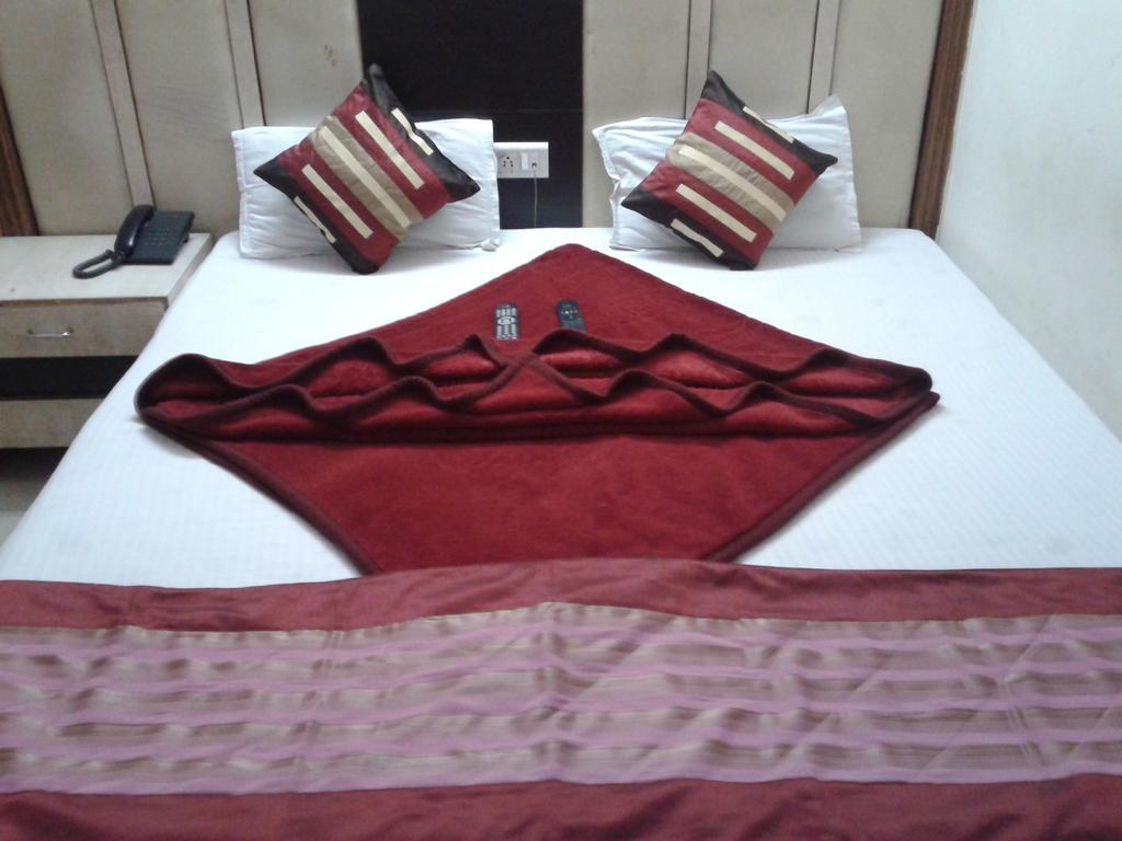 Hotel Surya Plaza *