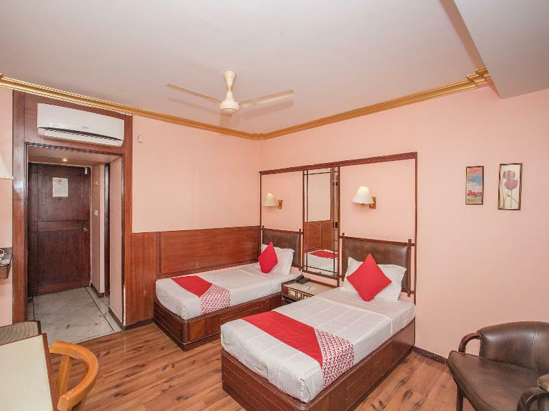 Townhouse 517 La Sapphire Near Delhi Airport Hotel