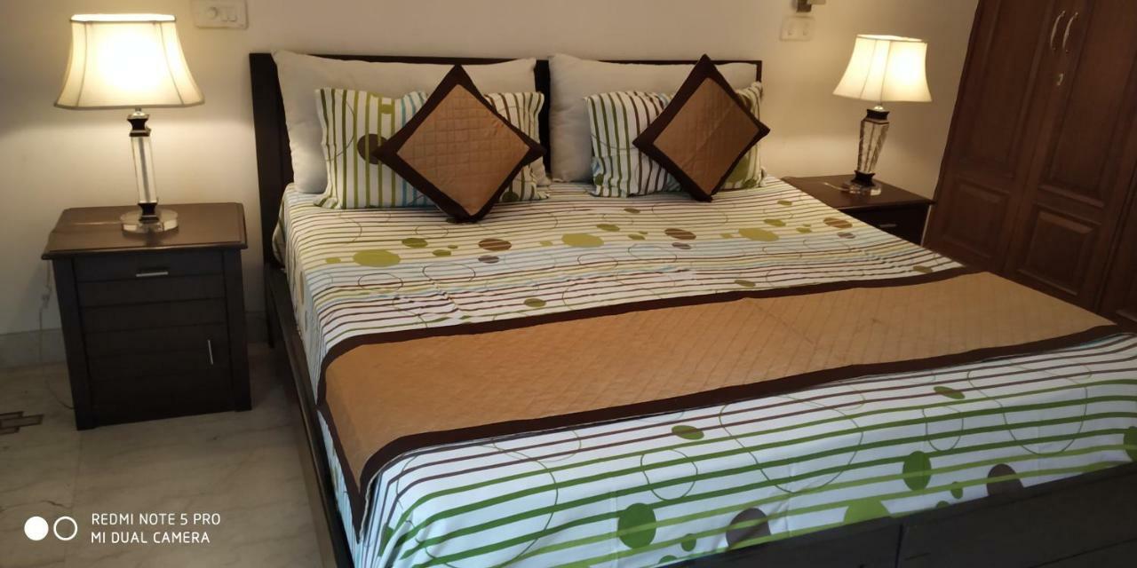 Short Luxury Separate 3bhk In Green Park Near Metro With Lift Minimum 3 Nights * New Delhi
