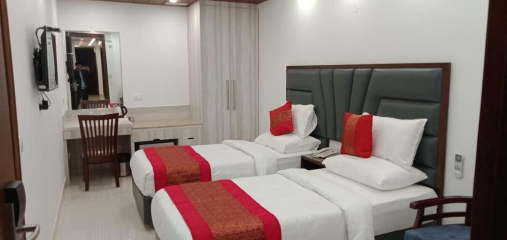 Lemon Green Hotel