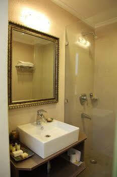 Hotel Diplomat, Chanakyapuri New Delhi- A Boutique 5*