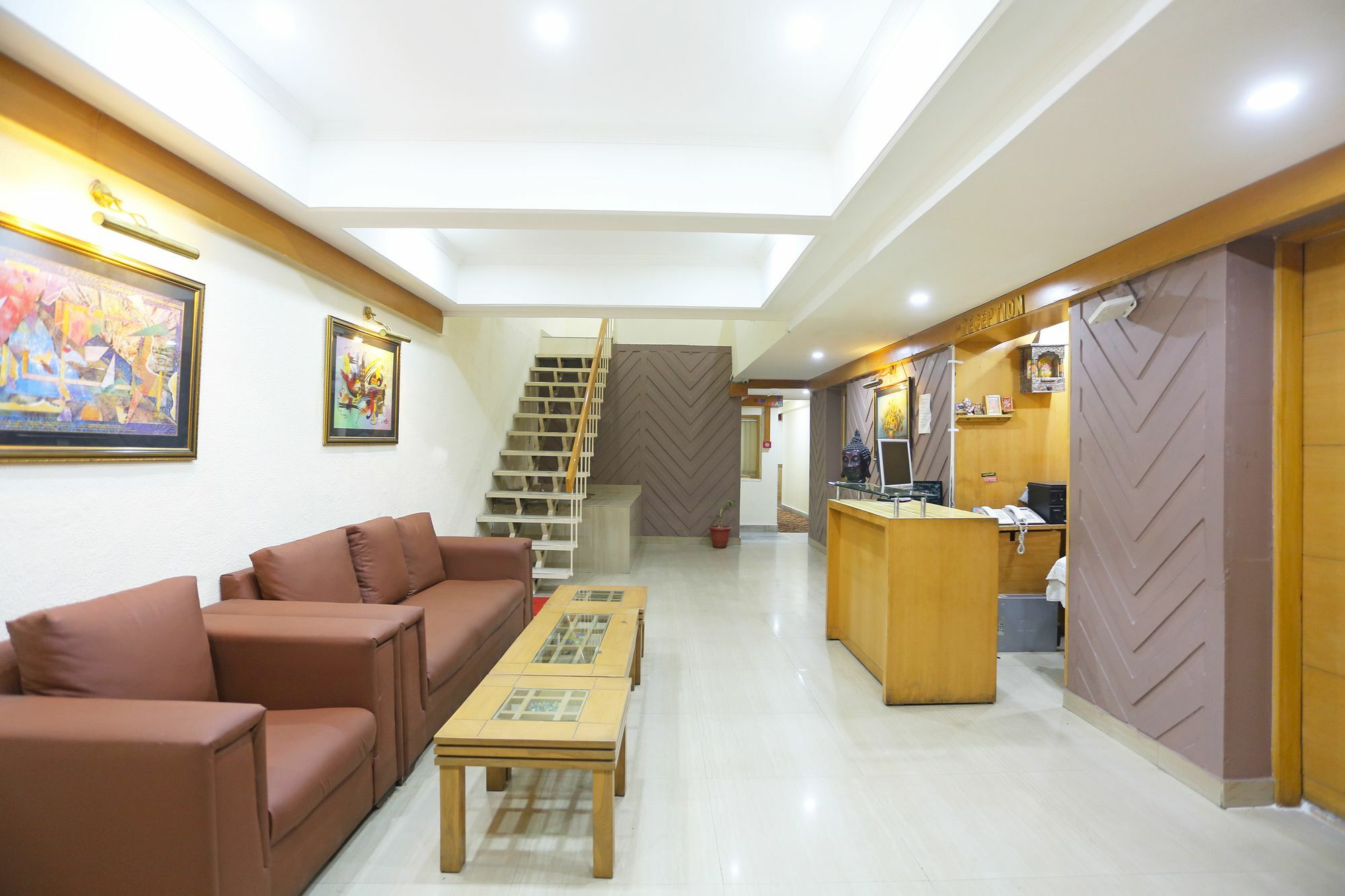 Hotel Oyo 11332 Daffodils New Delhi
