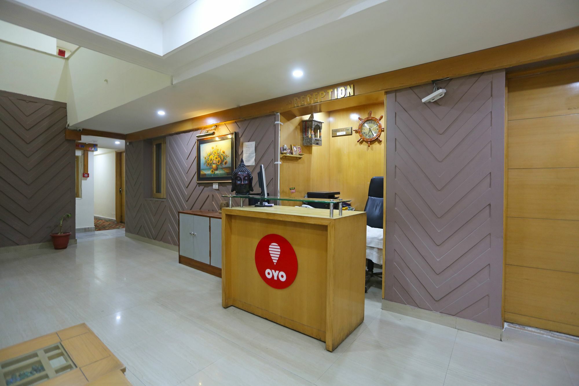 Hotel Oyo 11332 Daffodils New Delhi