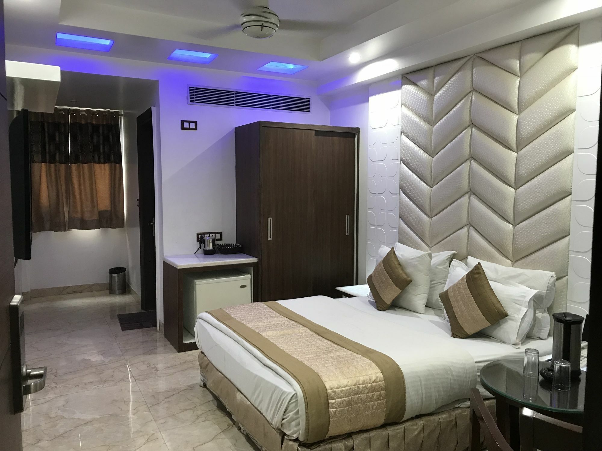 Sun International Hotel