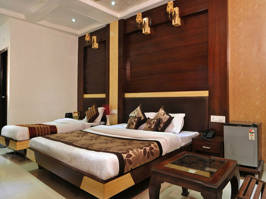 Hotel Delhi Heart At Railway Station 3*