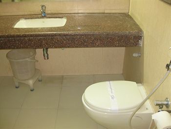 Townhouse 517 La Sapphire Near Delhi Airport Hotel 4*