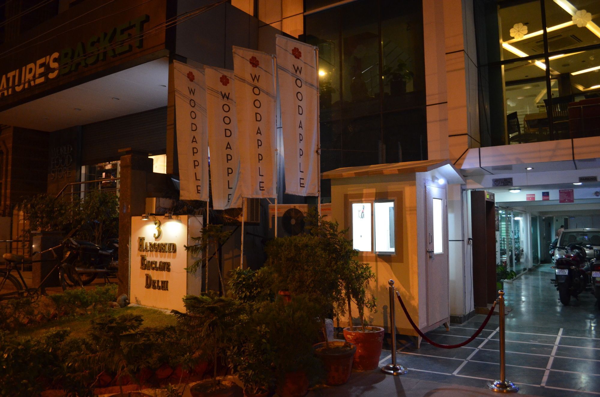 Hotel Woodapple Residency New Delhi
