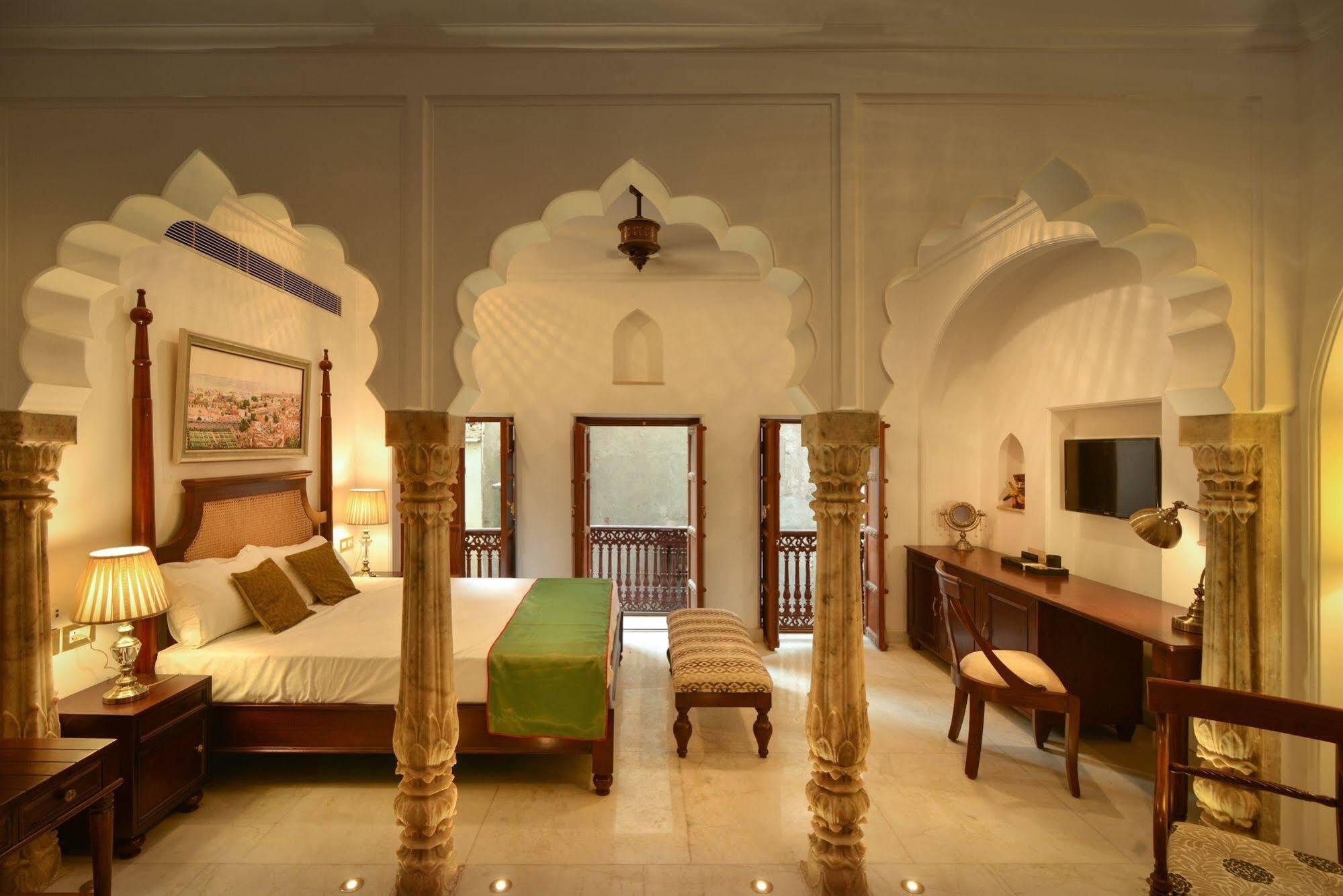 Hotel Haveli Dharampura & Golden Haveli- Unesco Awarded Boutique Heritage New Delhi