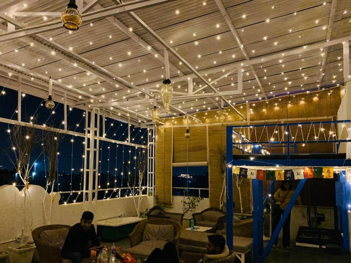 Tobo Hostel *