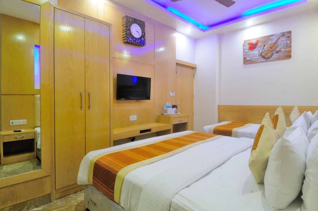 Palace Deluxe - Paharganj - 3*