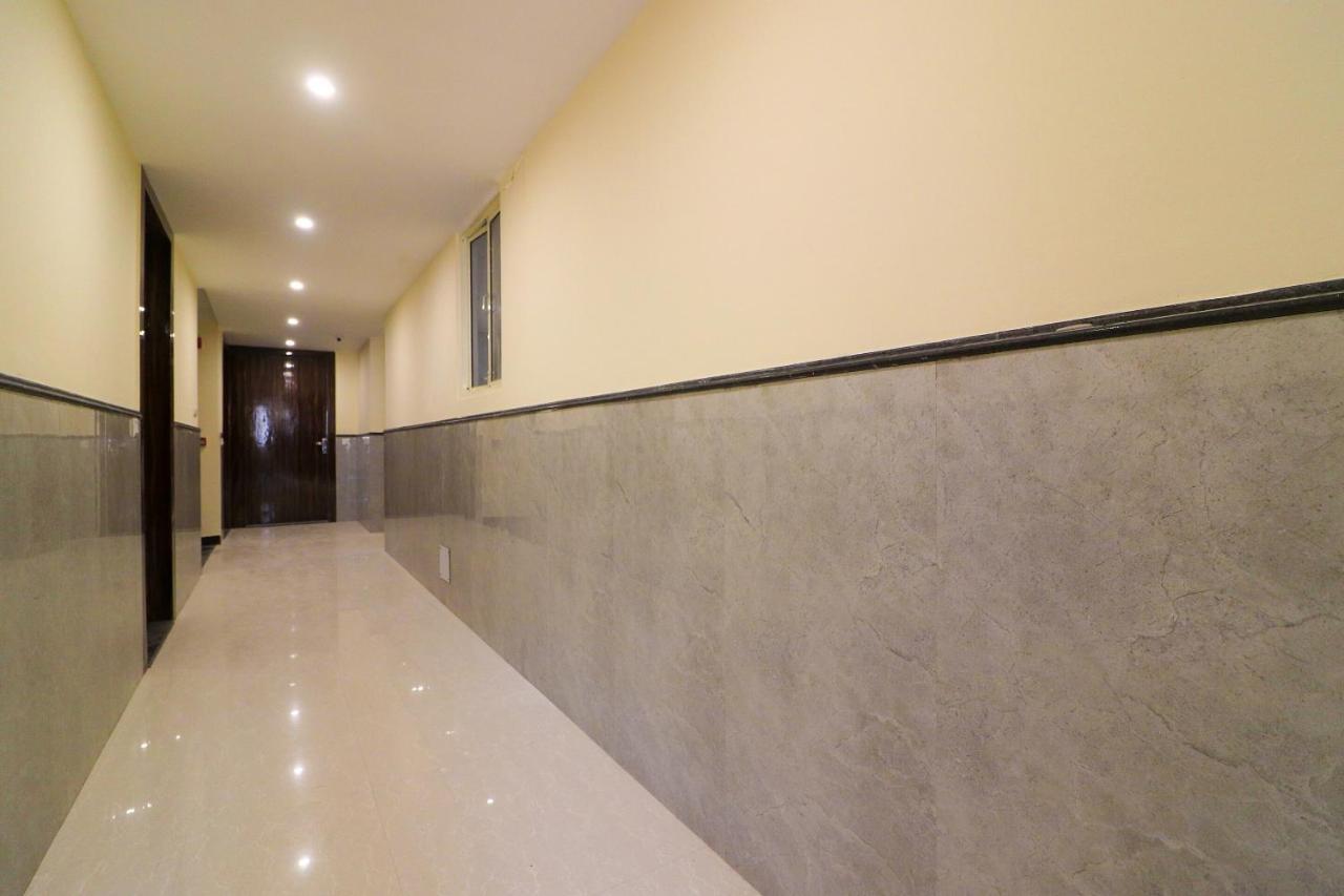 Hotel Oyo 29271 Smart City New Delhi