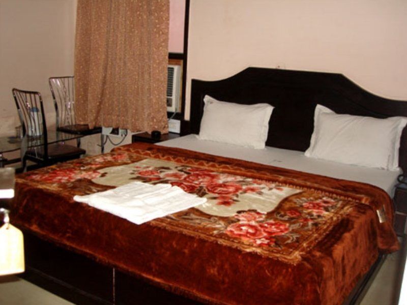 Hotel Su Shree Continental 5 Minutes Walk From Railway Station New Delhi