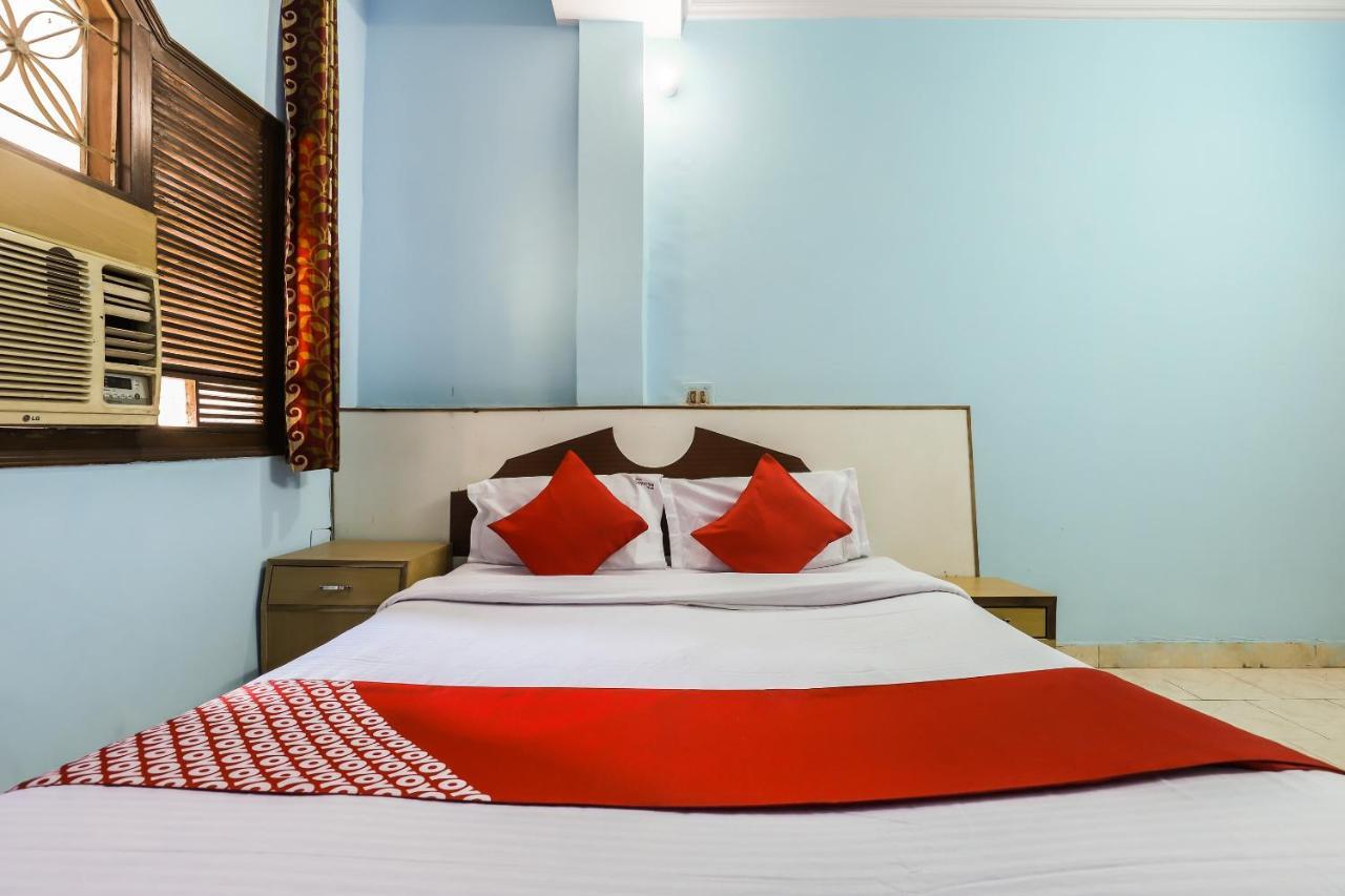 Oyo 69602 Raj Hans Dx Hotel New Delhi