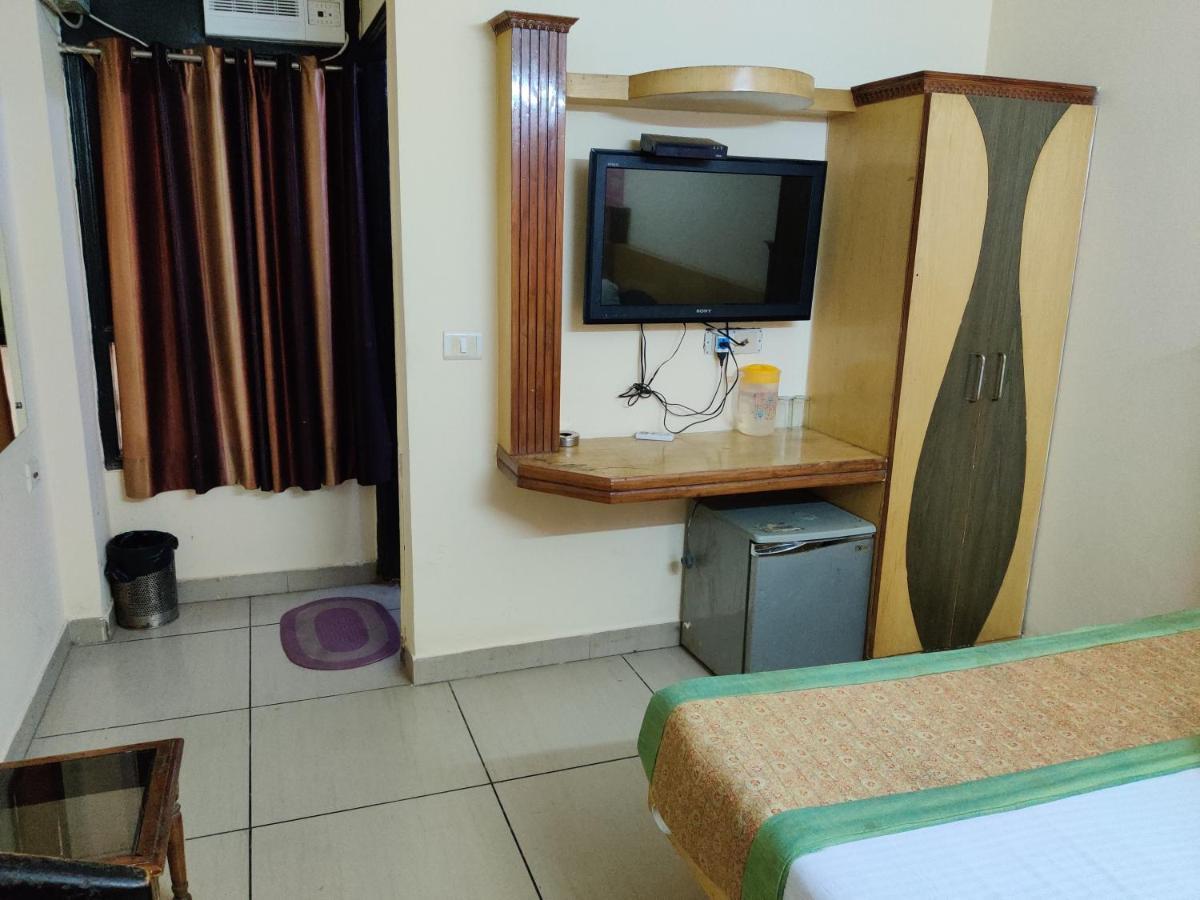 Hotel Sun Village Near Railway Station Nova Deli