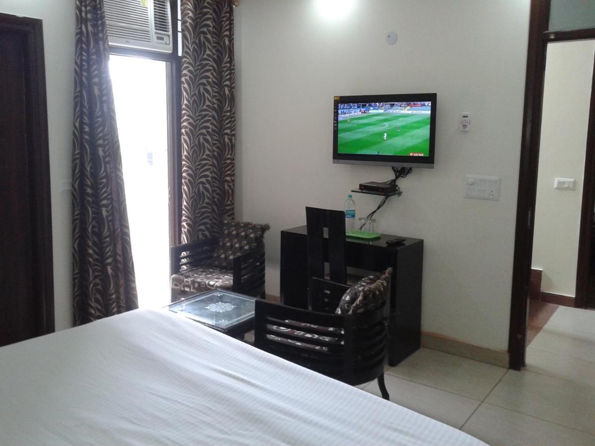 Kundan Palace Hotel