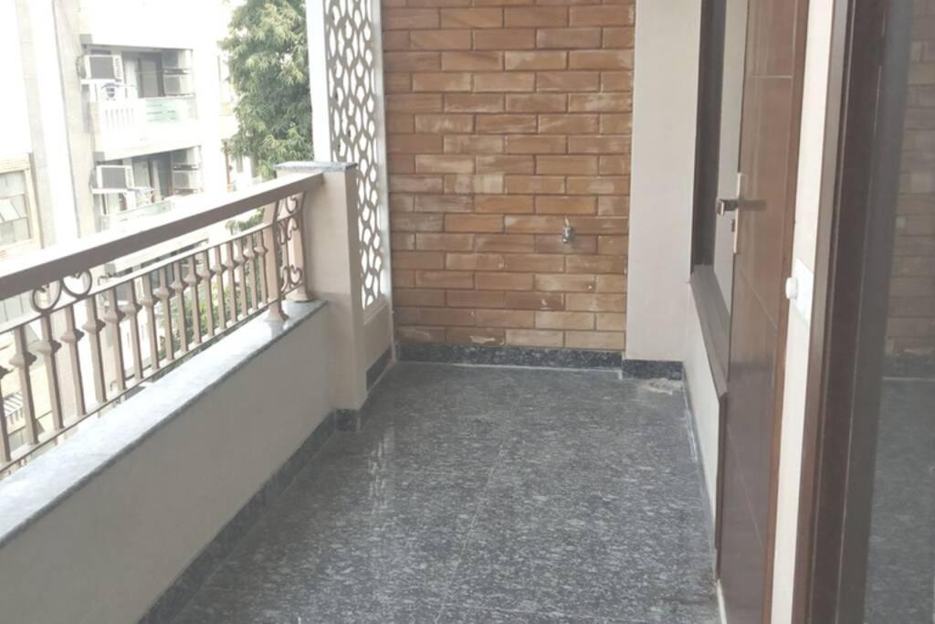 Short 3bhk Serviced New Delhi