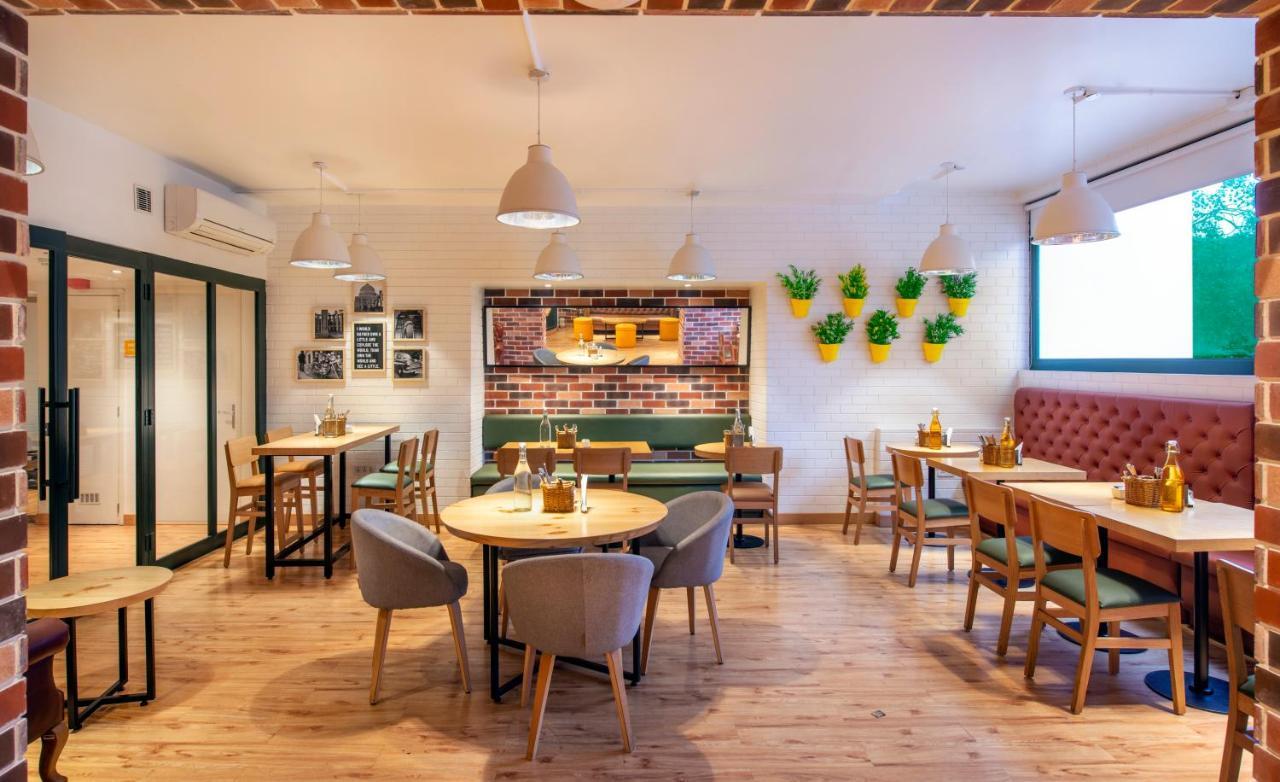 Bloomrooms @ Janpath 4* New Delhi